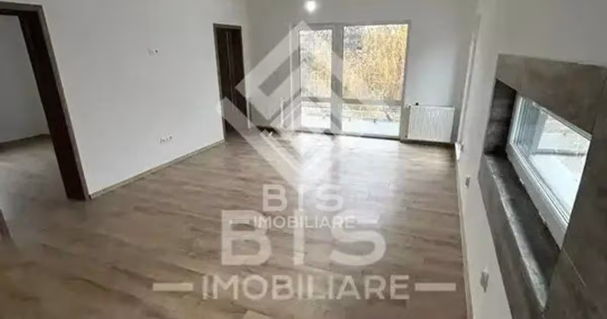 Apartament semidecomandat cu 4 camere în zona Vest, Bistrița