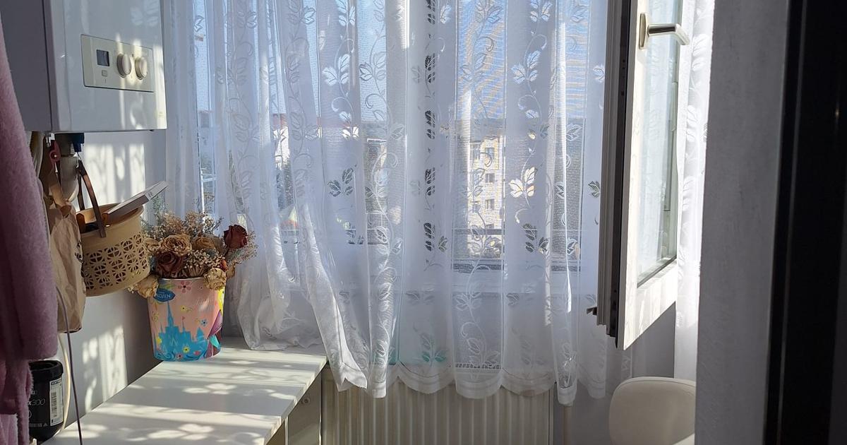 Apartament semidecomandat cu 2 camere în zona Central, Botoșani