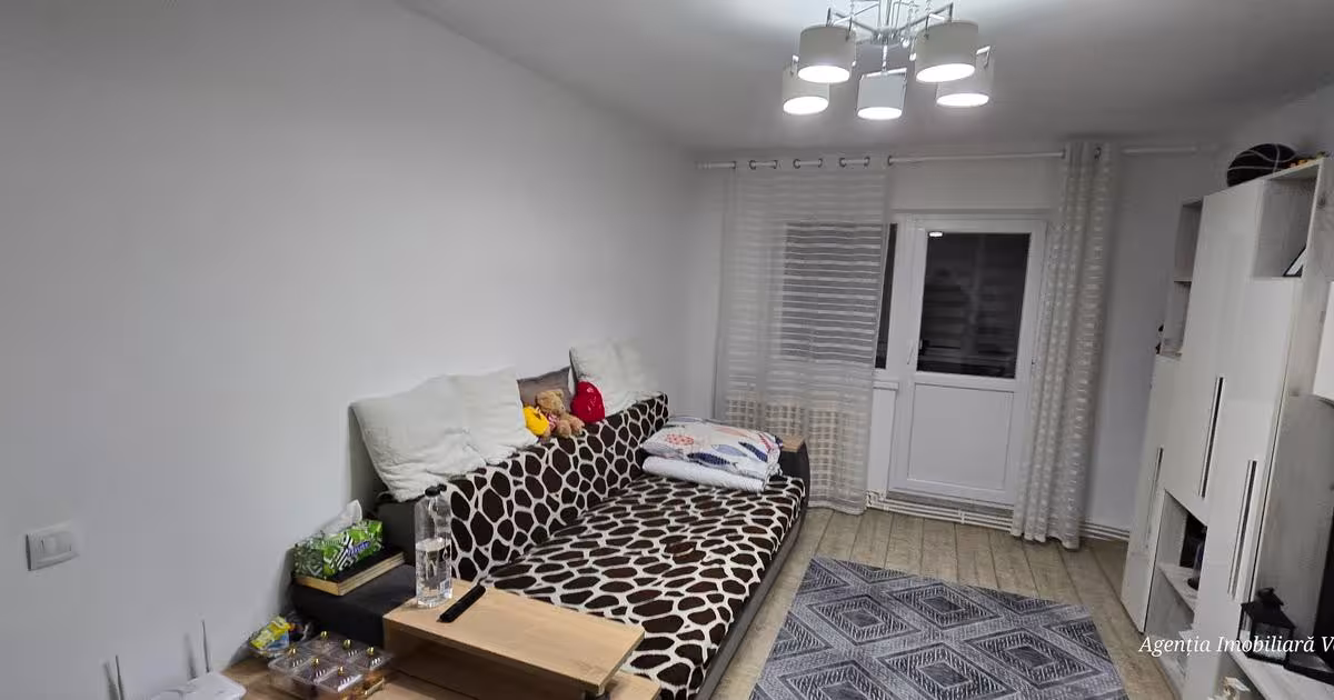 Apartament decomandat cu 3 camere în zona Central, Botoșani