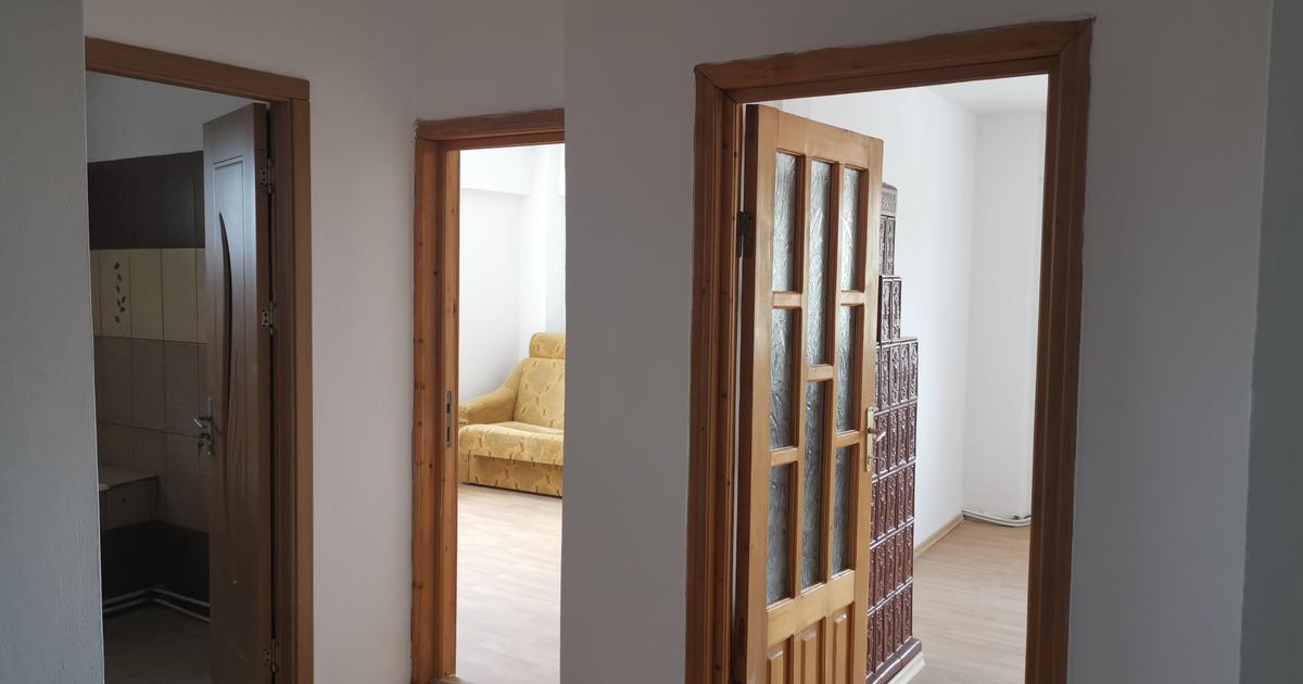 Apartament decomandat cu 3 camere în zona Central, Botoșani