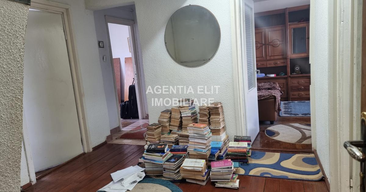 Apartament decomandat cu 3 camere în zona Central, Botoșani