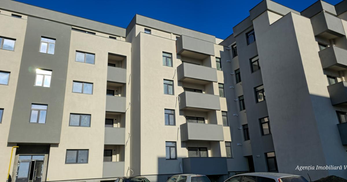 Apartament semidecomandat cu 3 camere în zona Central, Botoșani