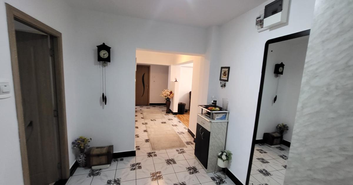 Apartament cu 4 camere în zona Central, Botoșani