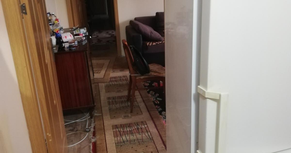 Apartament semidecomandat cu 4 camere în zona Central, Botoșani