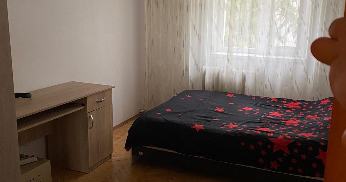 Apartament cu 4 camere în zona Central, Botoșani