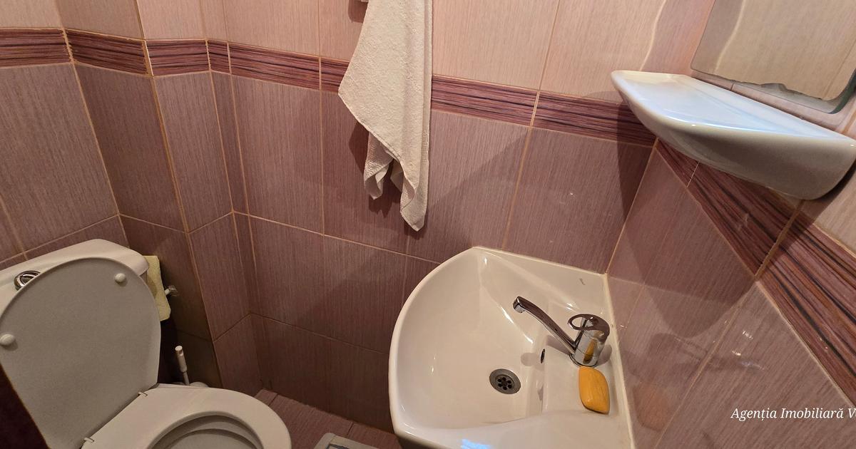 Apartament decomandat cu 4 camere în zona Central, Botoșani