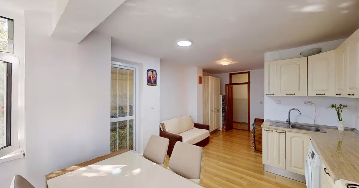 Apartament decomandat cu 4 camere în zona Central, Botoșani