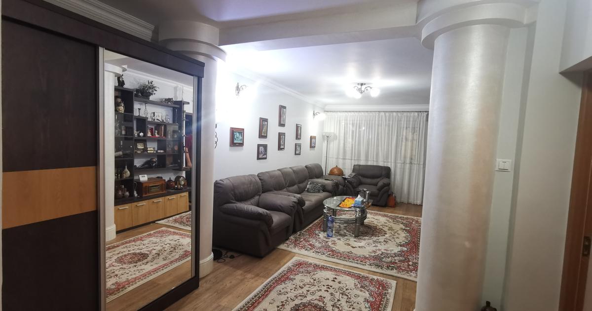 Apartament cu 3 camere în zona Ultracentral, Botoșani
