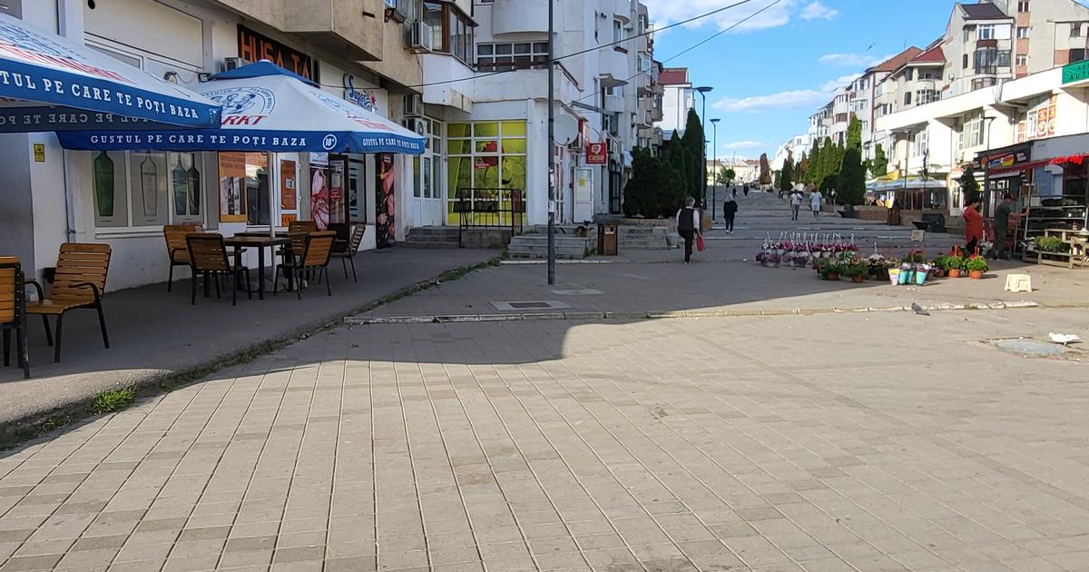 Apartament cu 3 camere în zona Ultracentral, Botoșani