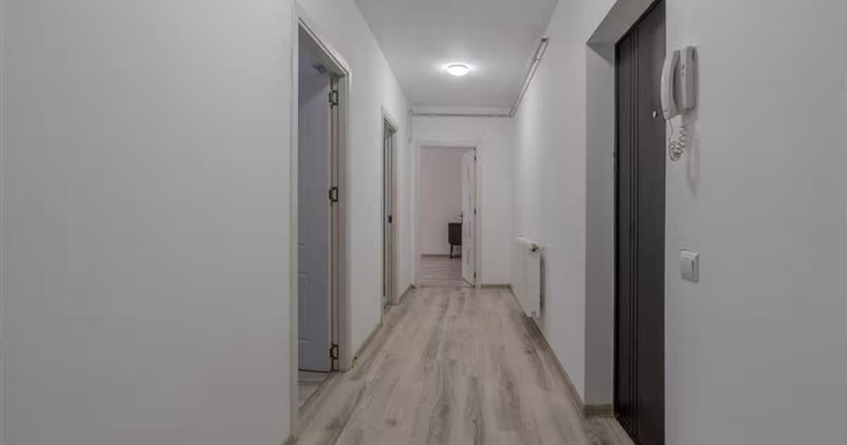 Apartament decomandat cu 3 camere în zona Central, Bragadiru