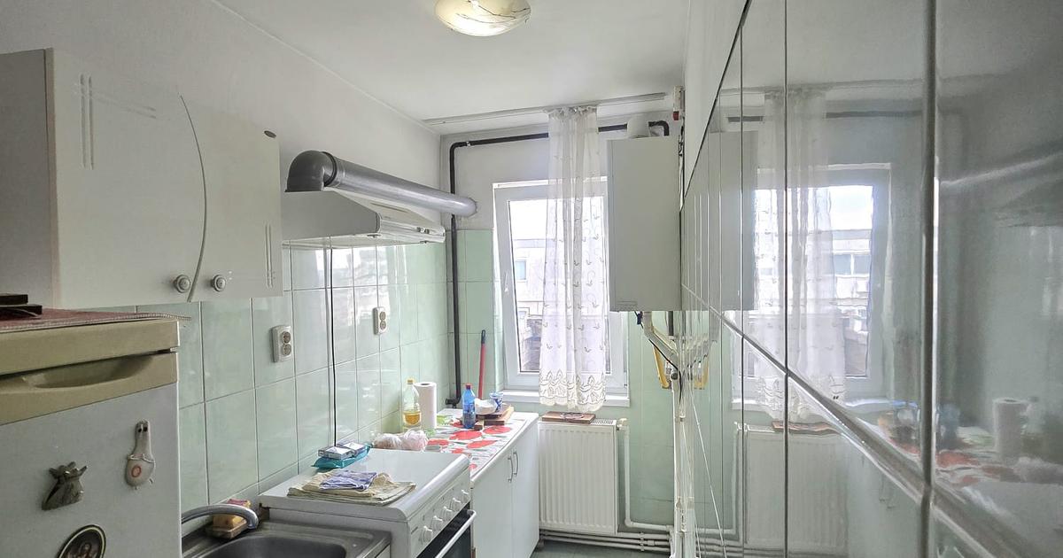 Apartament semidecomandat cu 2 camere în zona Apollo, Brăila