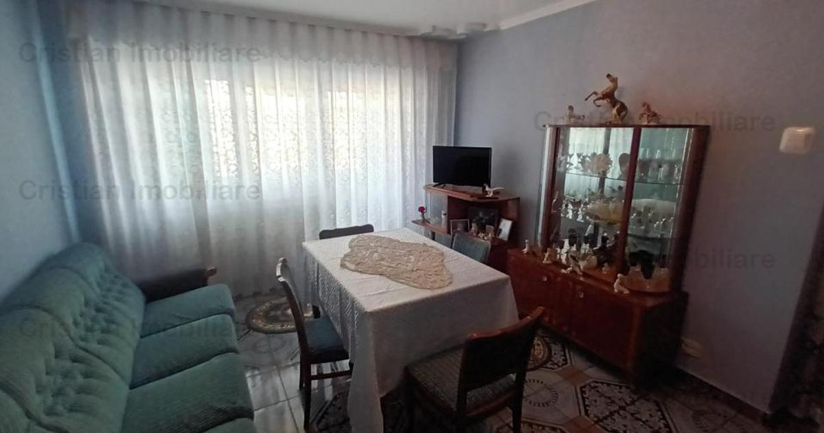 Apartament decomandat cu 3 camere în zona Apollo, Brăila