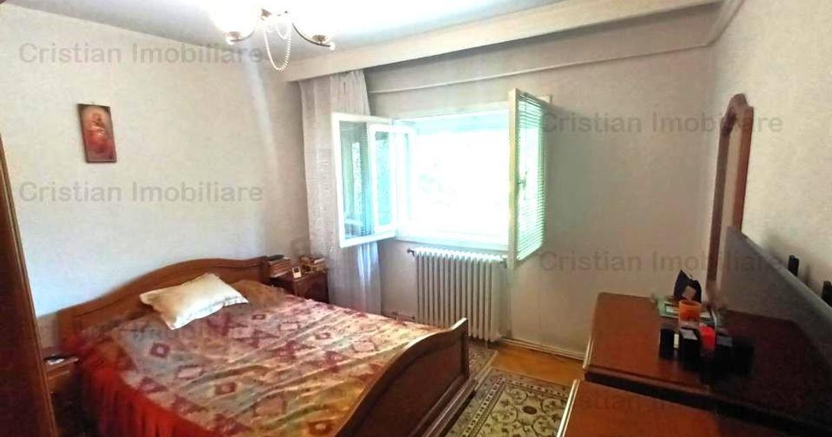 Apartament decomandat cu 3 camere în zona Barieră, Brăila