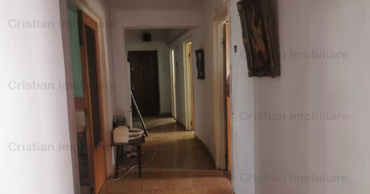Apartament decomandat cu 4 camere în zona Călărași, Brăila
