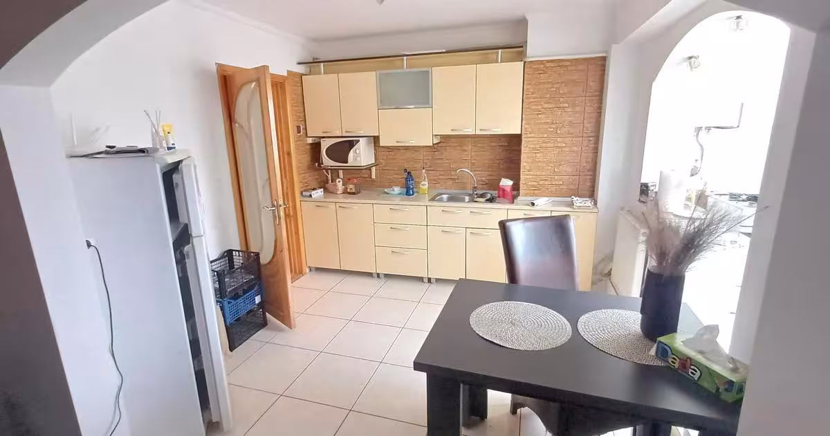 Apartament decomandat cu 2 camere în zona Central, Brăila