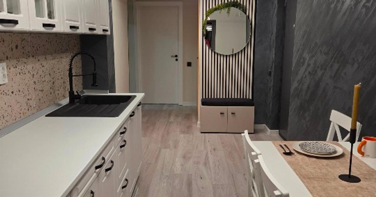 Apartament decomandat cu 3 camere în zona Dorobanți, Brăila