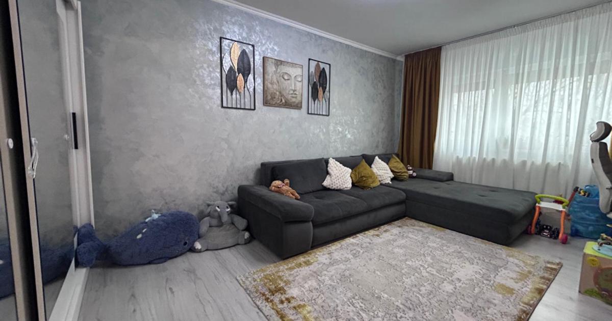 Apartament decomandat cu 2 camere în zona Dorobanți, Brăila