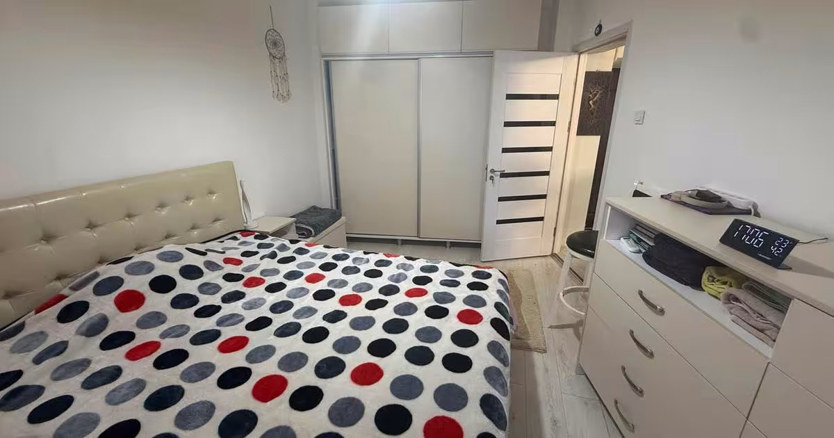 Apartament decomandat cu 3 camere în zona Dorobanți, Brăila