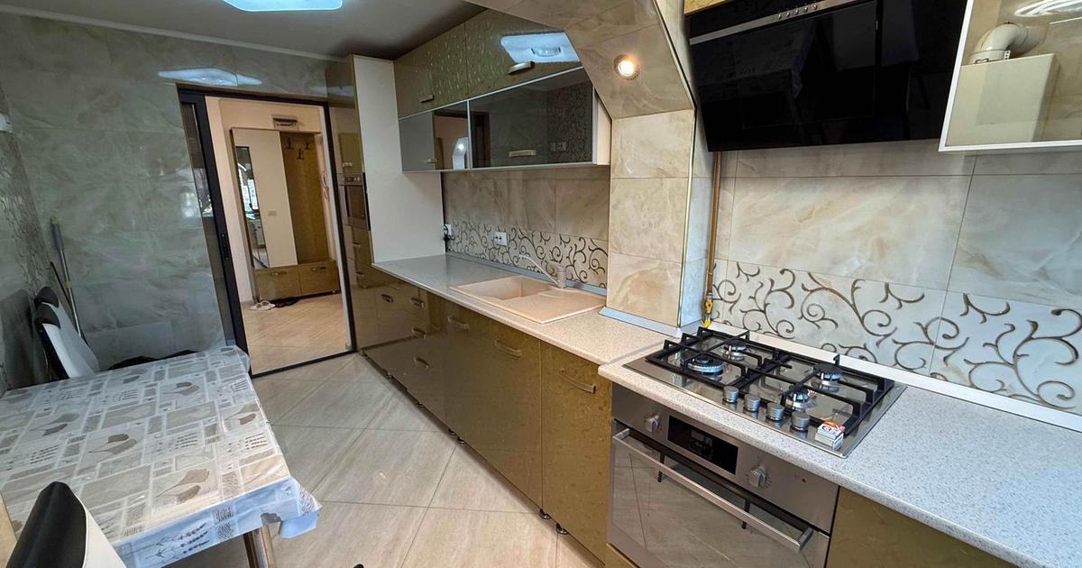 Apartament decomandat cu 3 camere în zona Dorobanți, Brăila