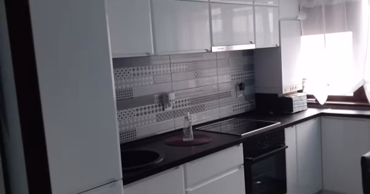 Apartament decomandat cu 3 camere în zona Gării, Brăila