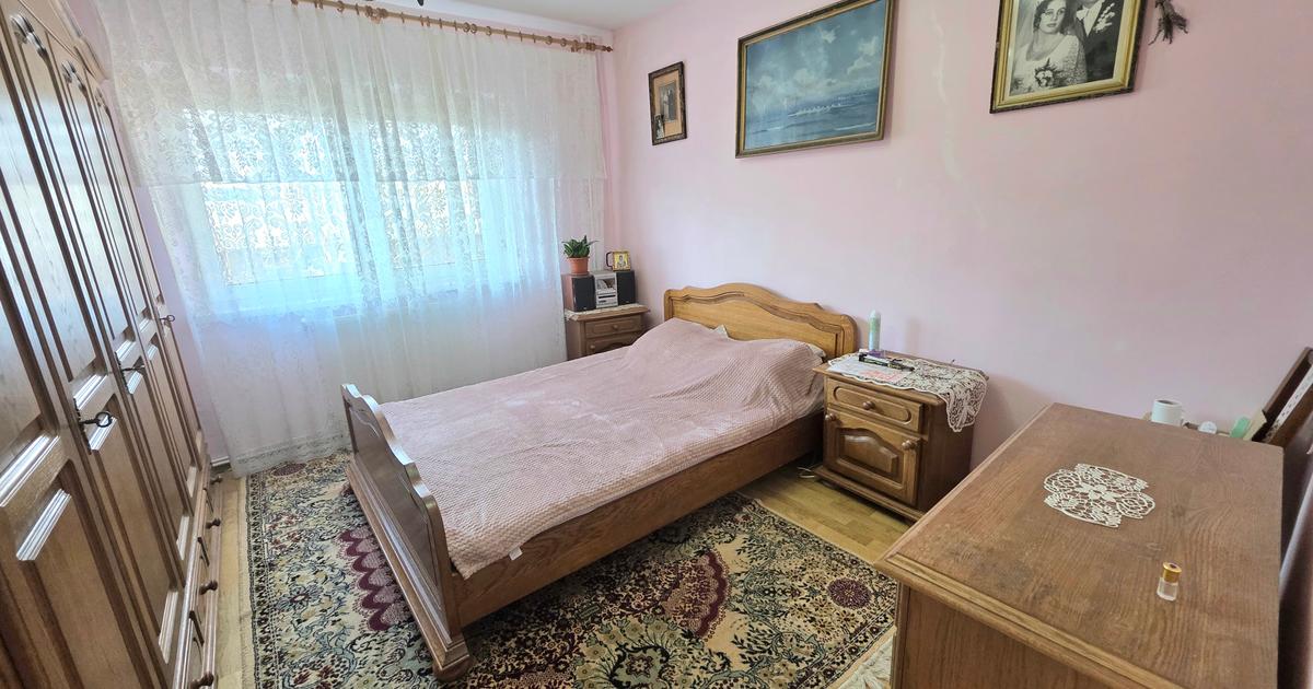 Apartament decomandat cu 3 camere în zona Gării, Brăila