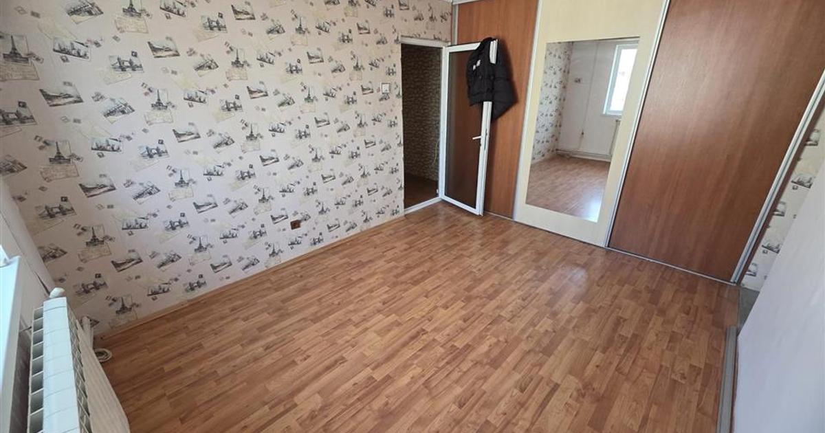 Apartament semidecomandat cu 3 camere în zona Hipodrom, Brăila