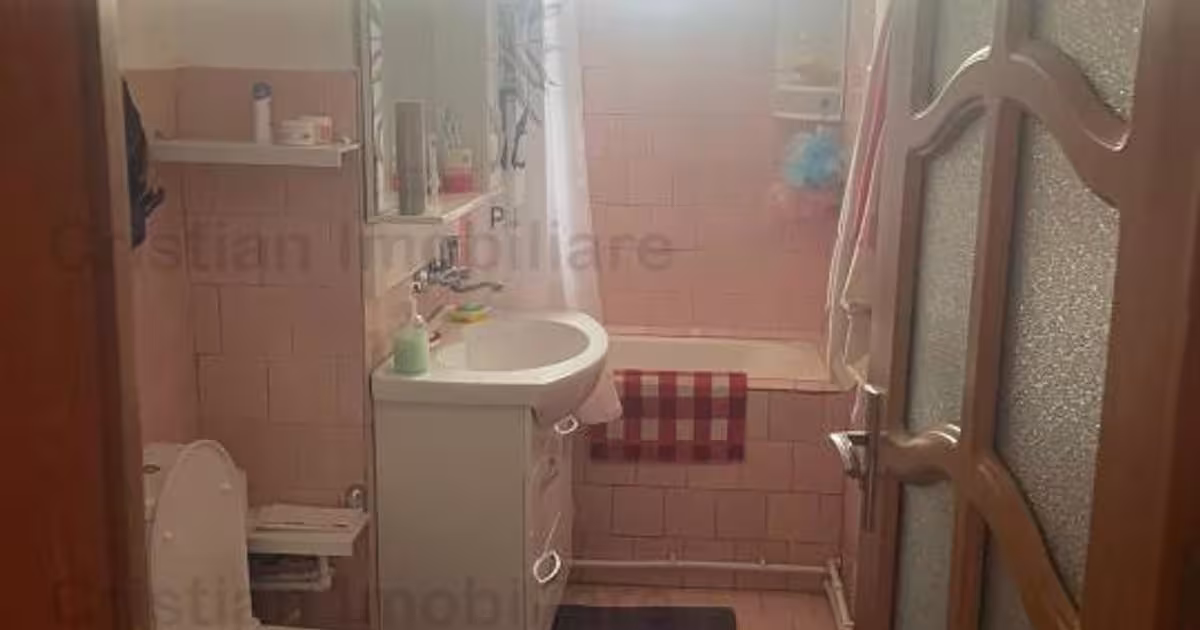 Apartament semidecomandat cu 4 camere în zona Hipodrom, Brăila