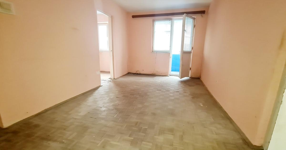 Apartament semidecomandat cu 4 camere în zona Hipodrom, Brăila