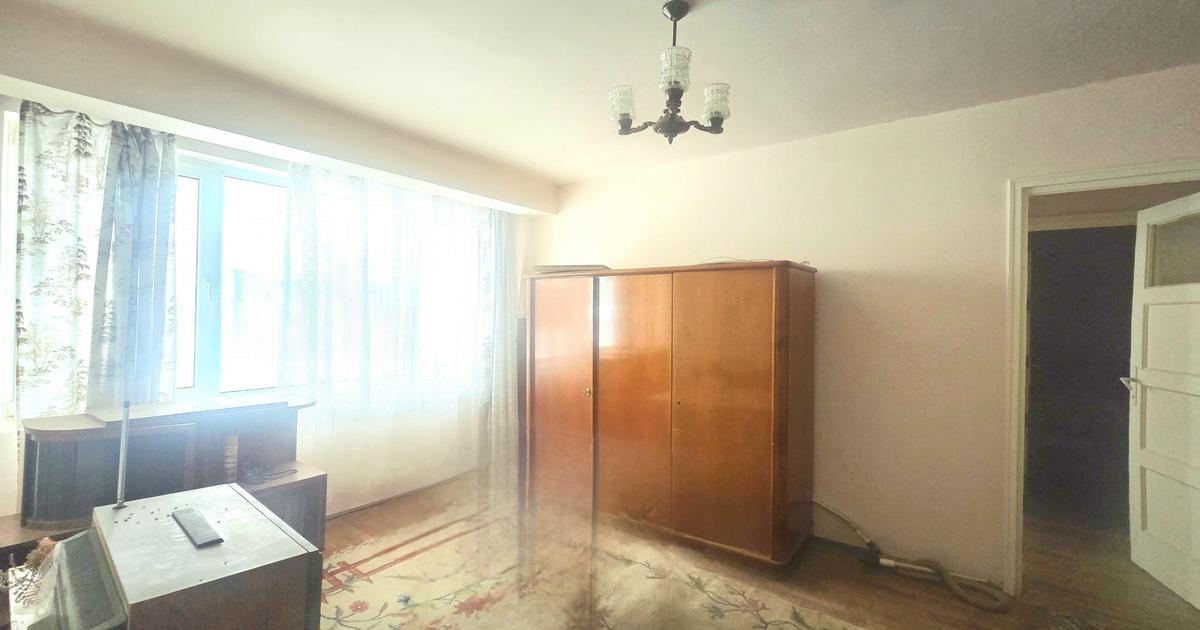 Apartament semidecomandat cu 2 camere în zona Hristo Botev, Brăila