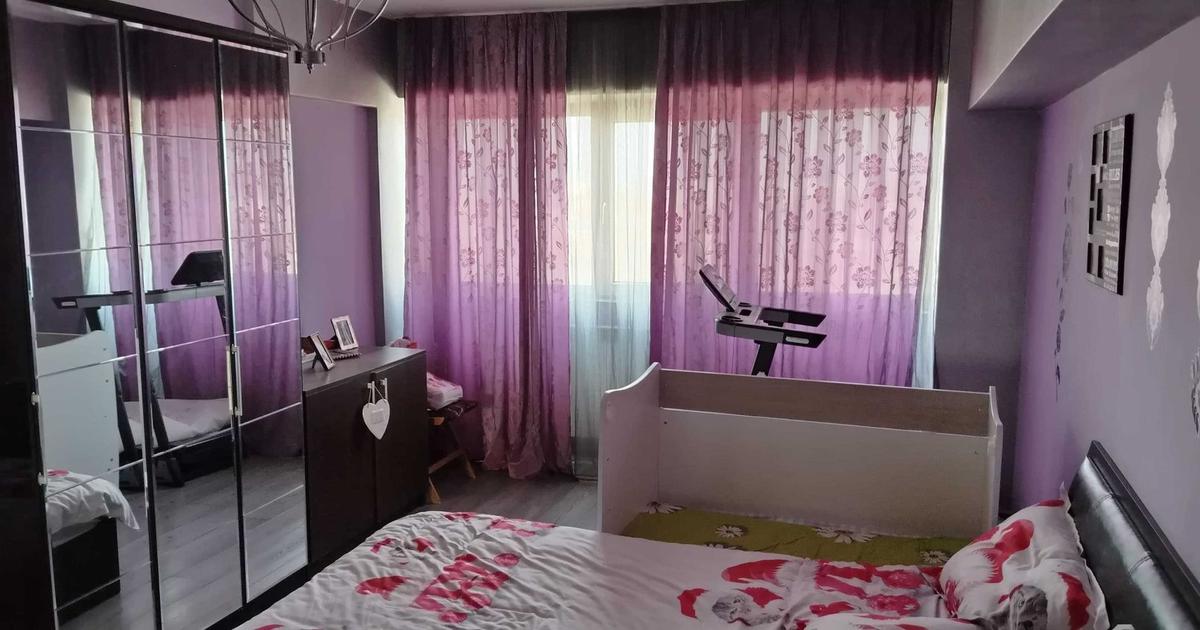 Apartament decomandat cu 3 camere în zona Hristo Botev, Brăila