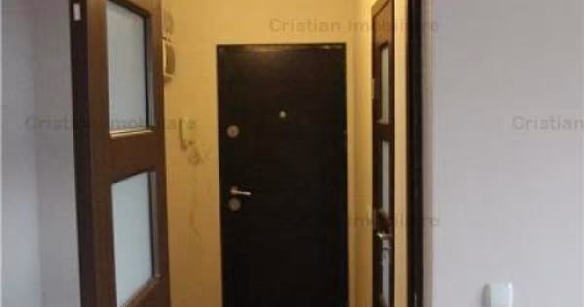 Apartament semidecomandat cu 3 camere în zona Independenței, Brăila