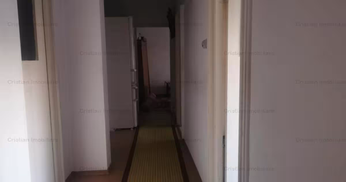 Apartament decomandat cu 3 camere în zona Obor, Brăila