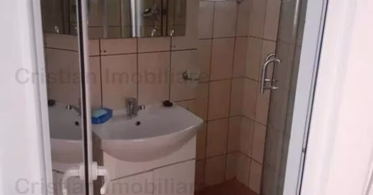 Apartament decomandat cu 4 camere în zona Obor, Brăila