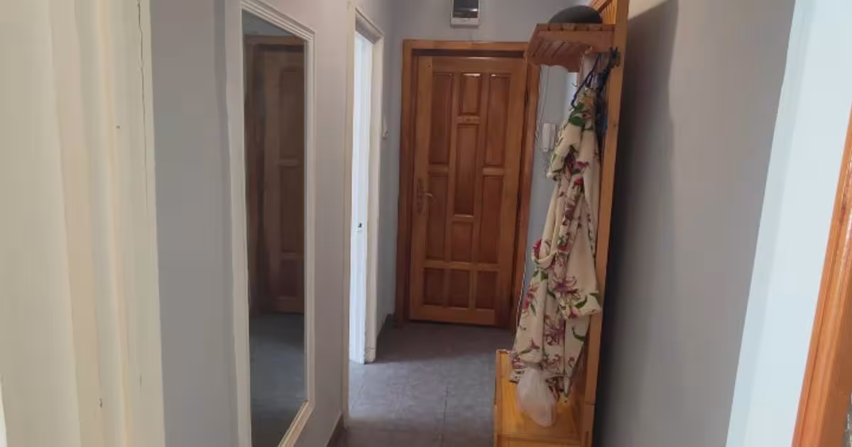 Apartament semidecomandat cu 3 camere în zona Radu Negru, Brăila