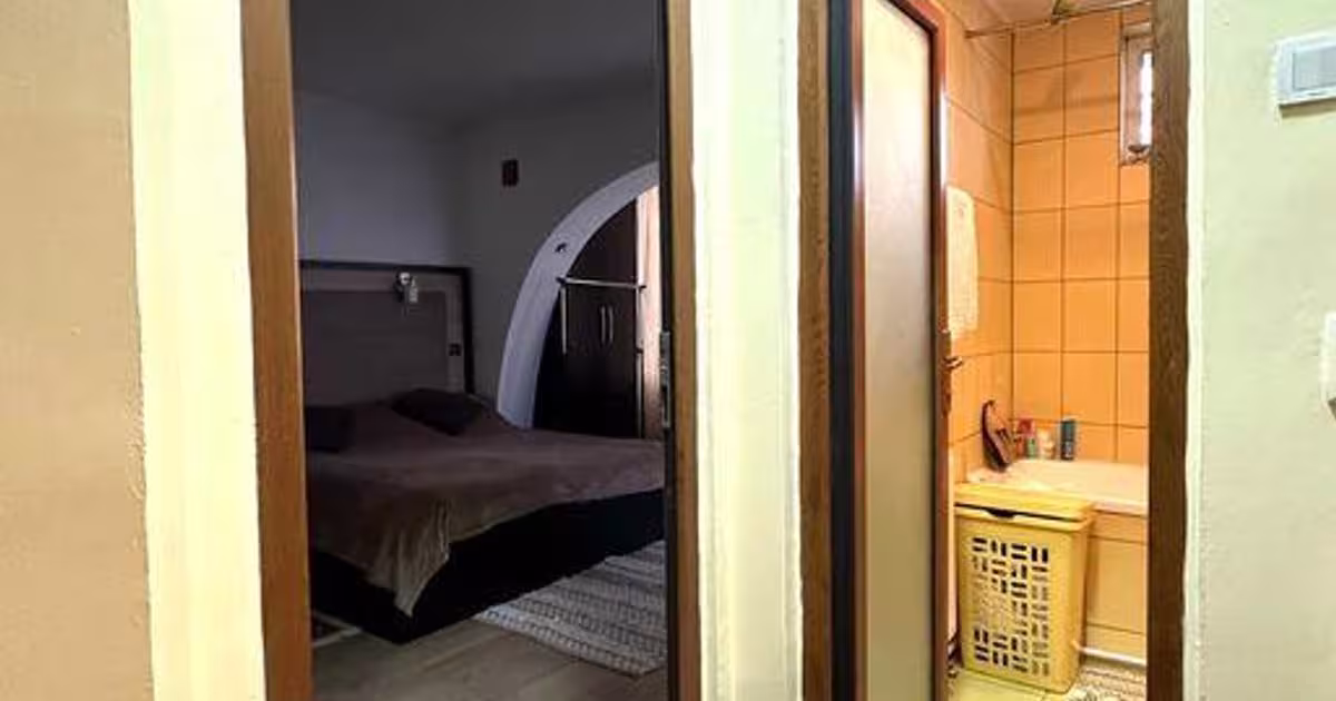 Apartament semidecomandat cu 2 camere în zona Școlilor, Brăila