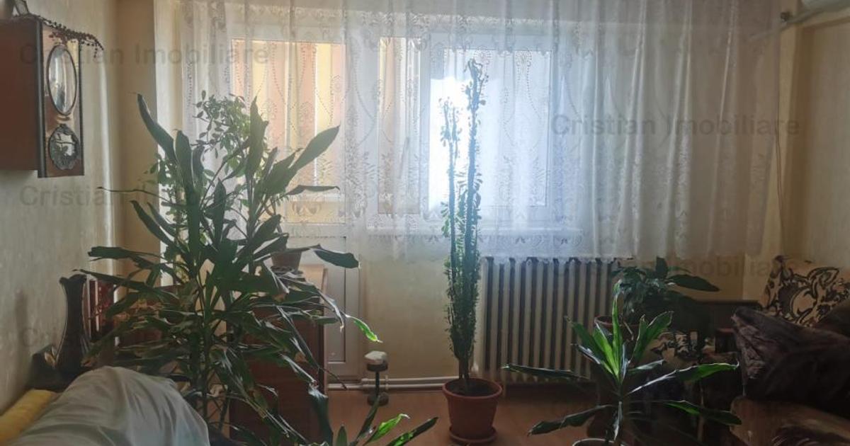 Apartament decomandat cu 3 camere în zona Școlilor, Brăila