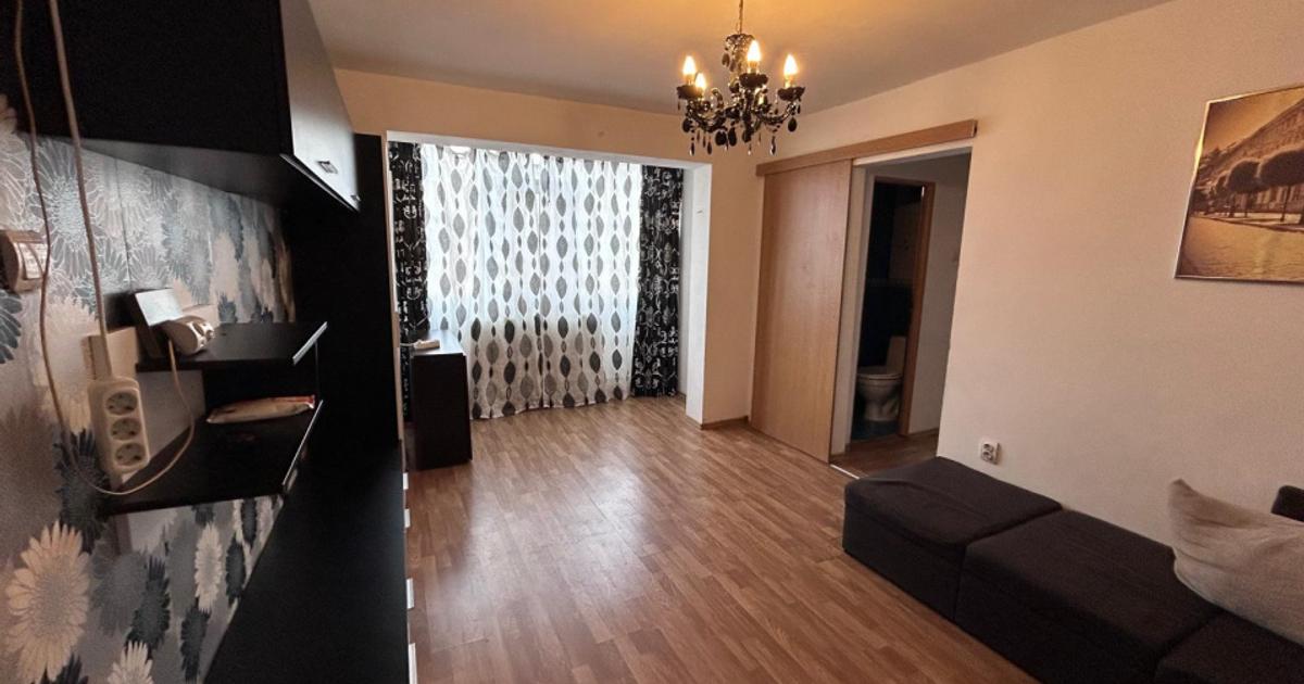Apartament semidecomandat cu 3 camere în zona Viziru 1, Brăila