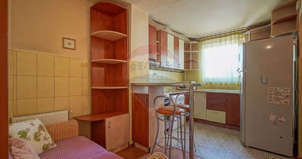 Apartament decomandat cu 3 camere în zona Astra, Brașov