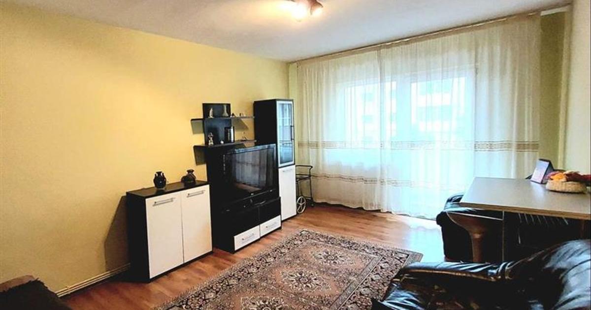 Apartament decomandat cu 3 camere în zona Astra, Brașov