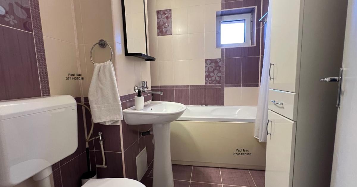 Apartament decomandat cu 3 camere în zona Central, Brașov