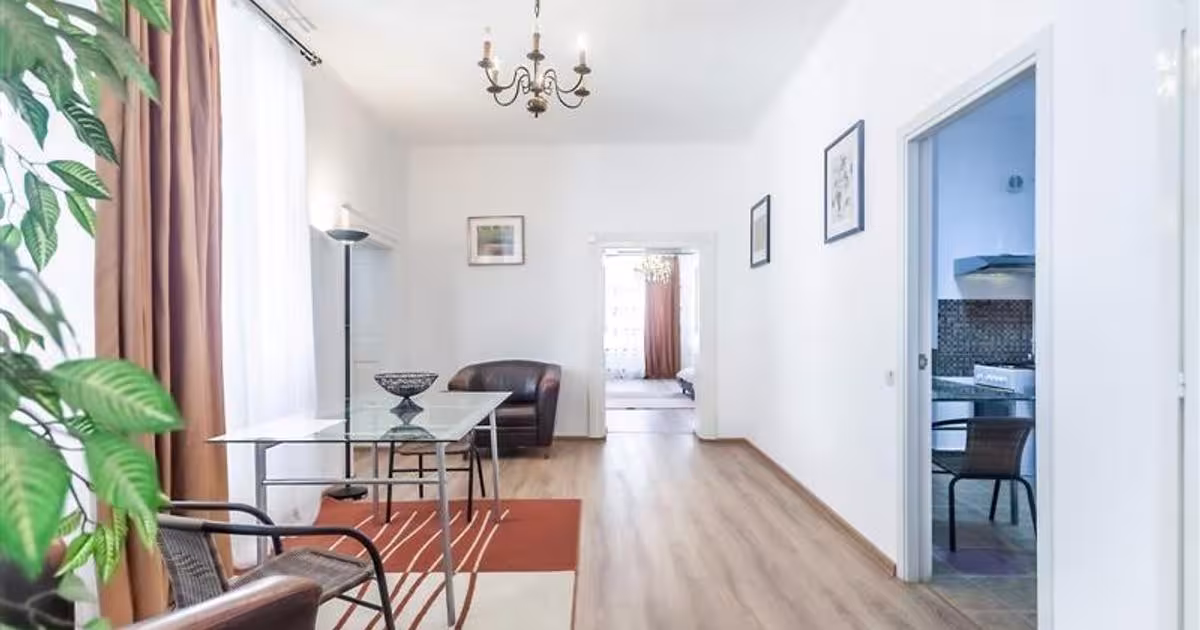 Apartament semidecomandat cu 3 camere în zona Centrul Istoric, Brașov