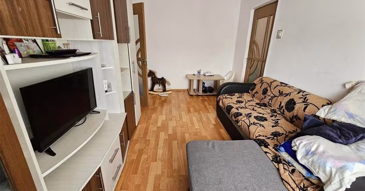 Apartament semidecomandat cu 2 camere în zona Florilor, Brașov