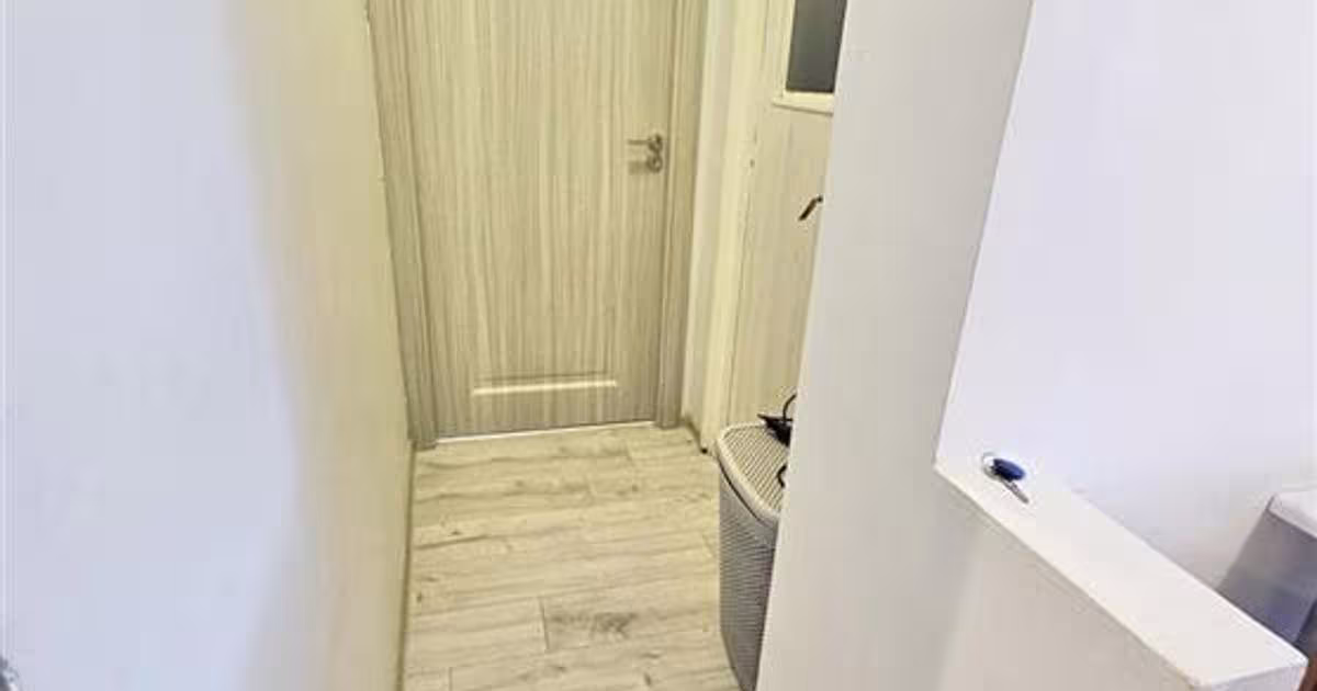 Apartament decomandat cu 2 camere în zona Griviței, Brașov
