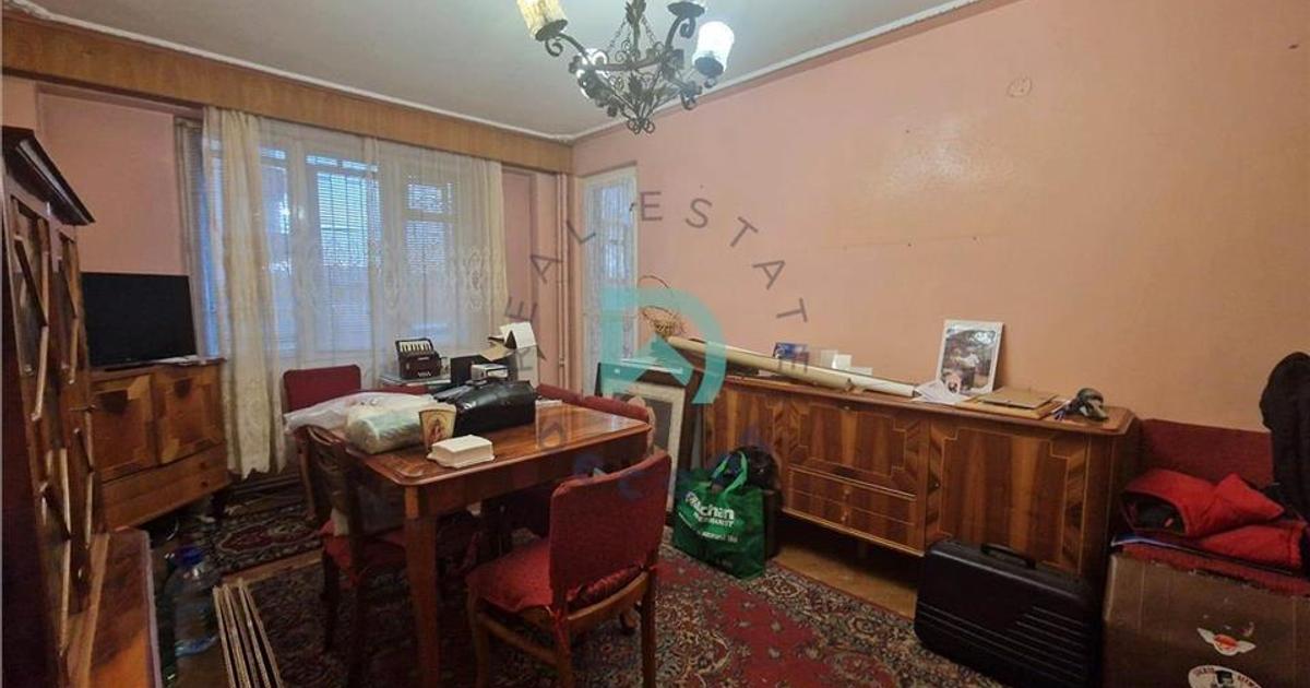 Apartament circular cu 3 camere în zona Scriitorilor, Brașov