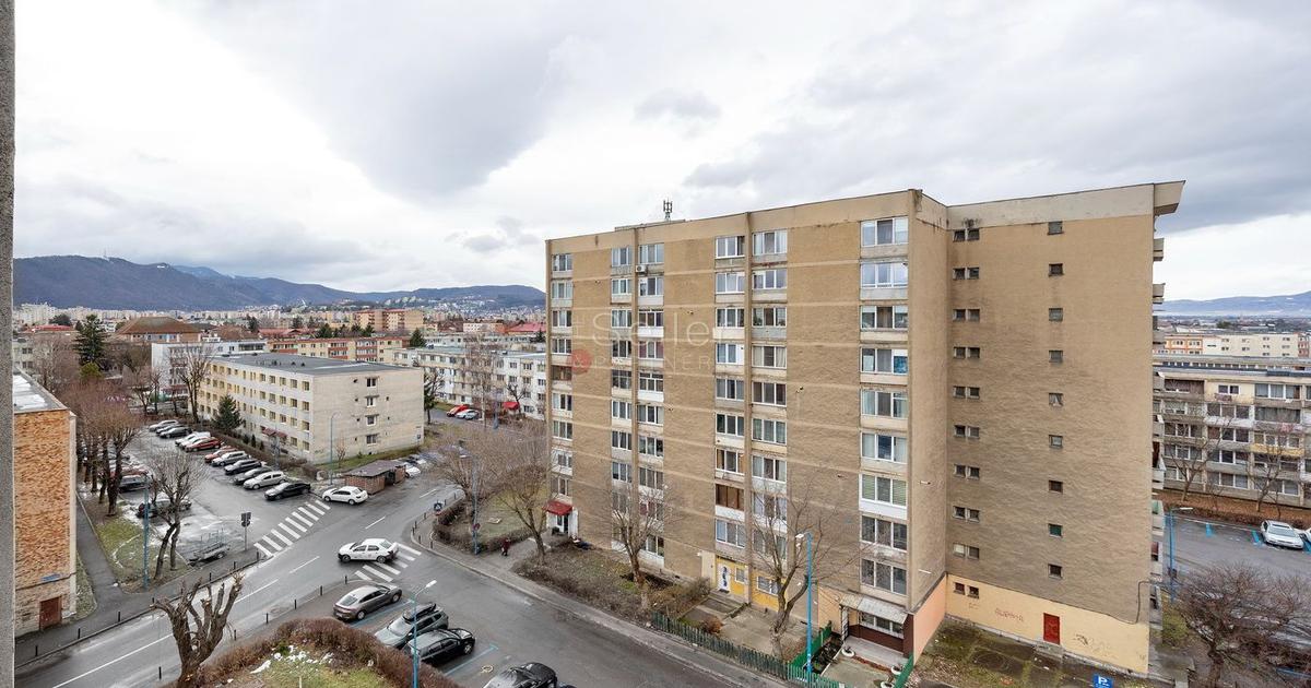 Apartament semidecomandat cu 2 camere în zona Tractorul, Brașov