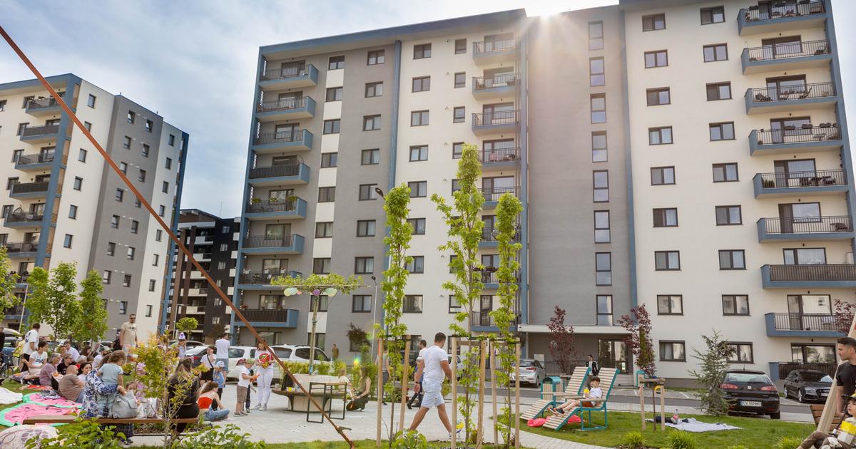 Apartament decomandat cu 3 camere în zona Tractorul, Brașov