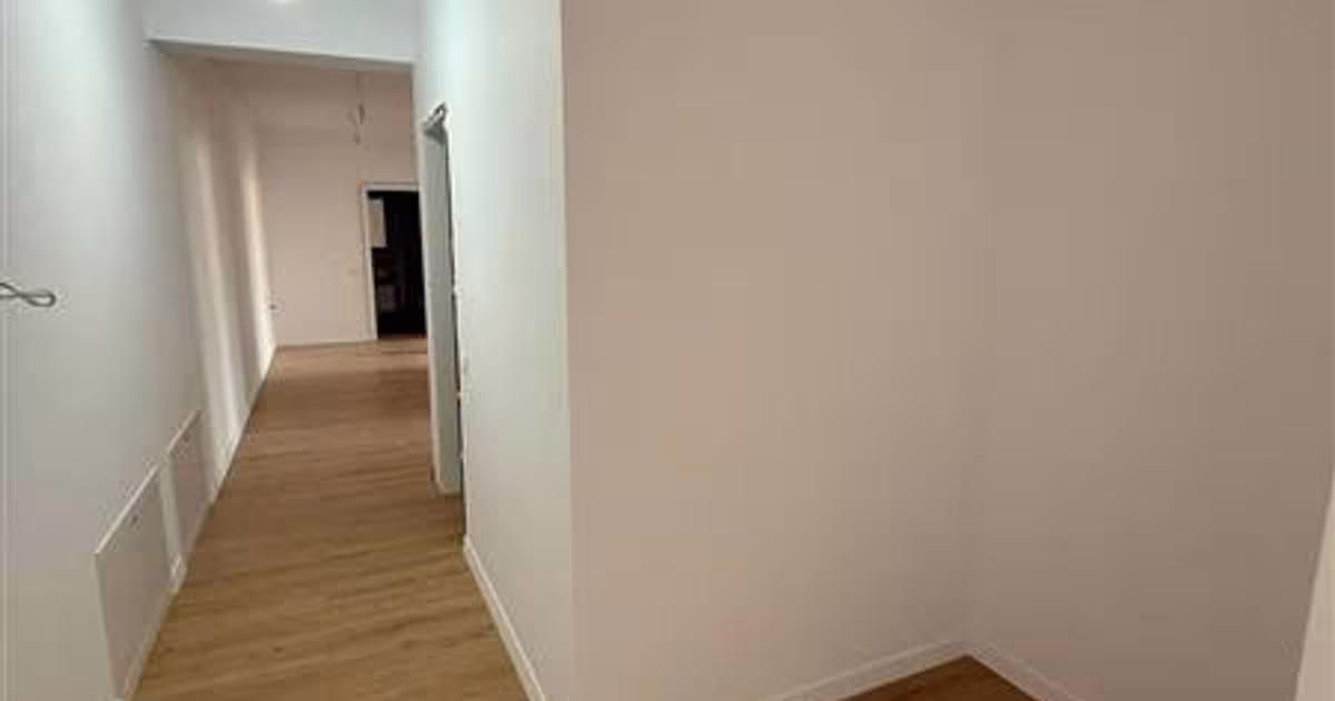 Apartament decomandat cu 4 camere în zona Tractorul, Brașov