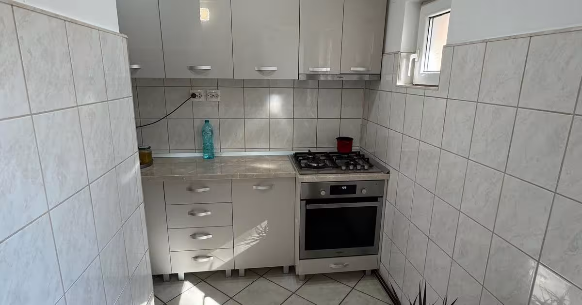 Apartament decomandat cu 3 camere în Bucov