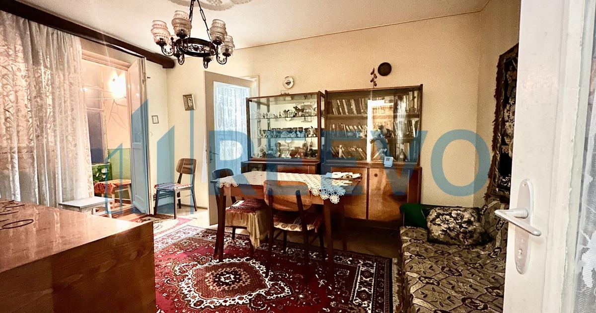 Apartament semidecomandat cu 3 camere în zona Central, Buhuși