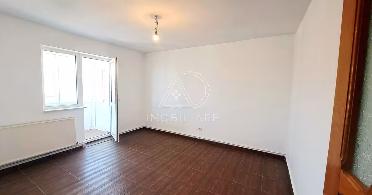 Apartament decomandat cu 3 camere în zona Est, Bumbești-Jiu